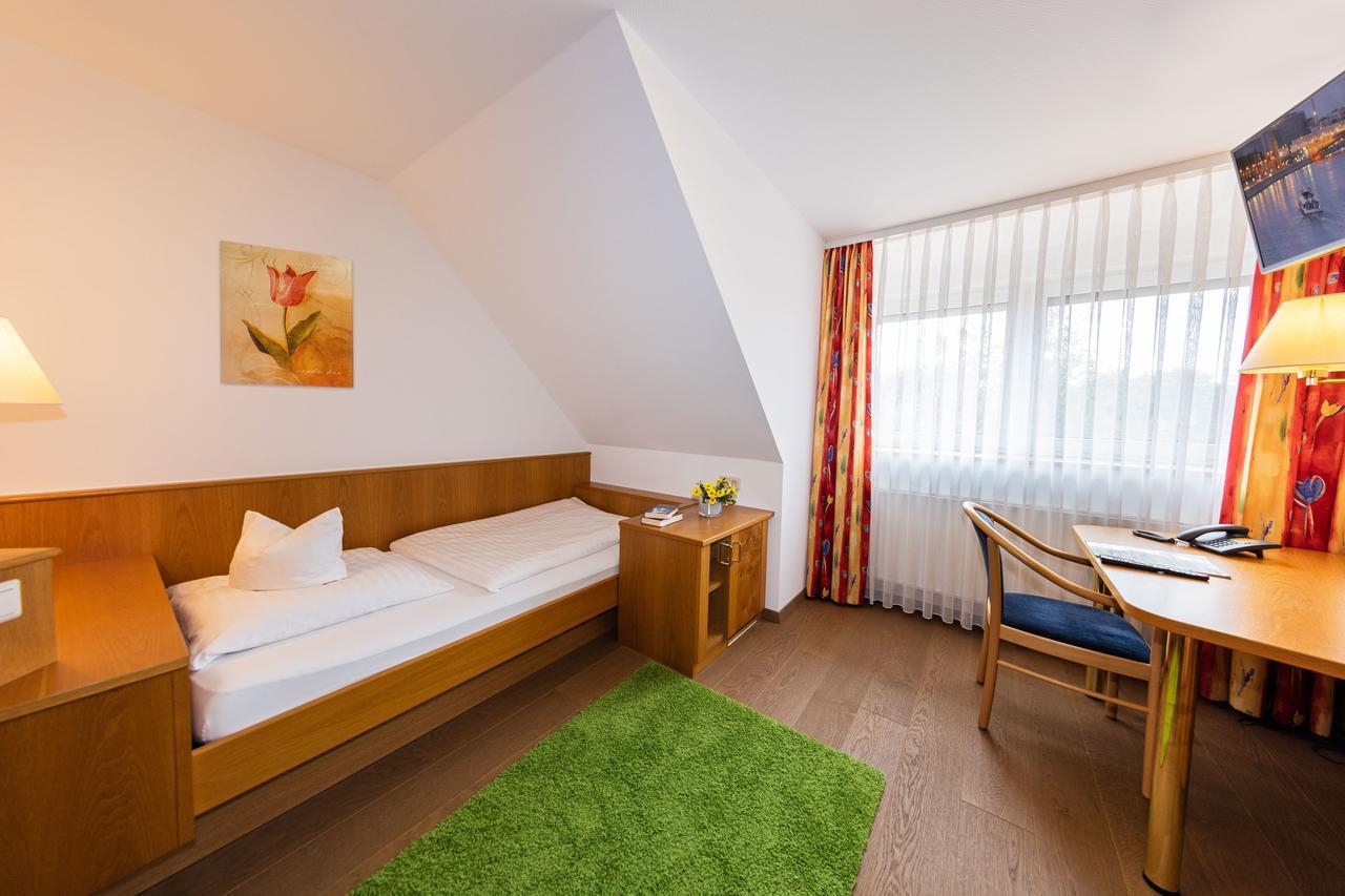 Gasthof - Hotel Zum Ochsen Gmbh Berghulen Ngoại thất bức ảnh