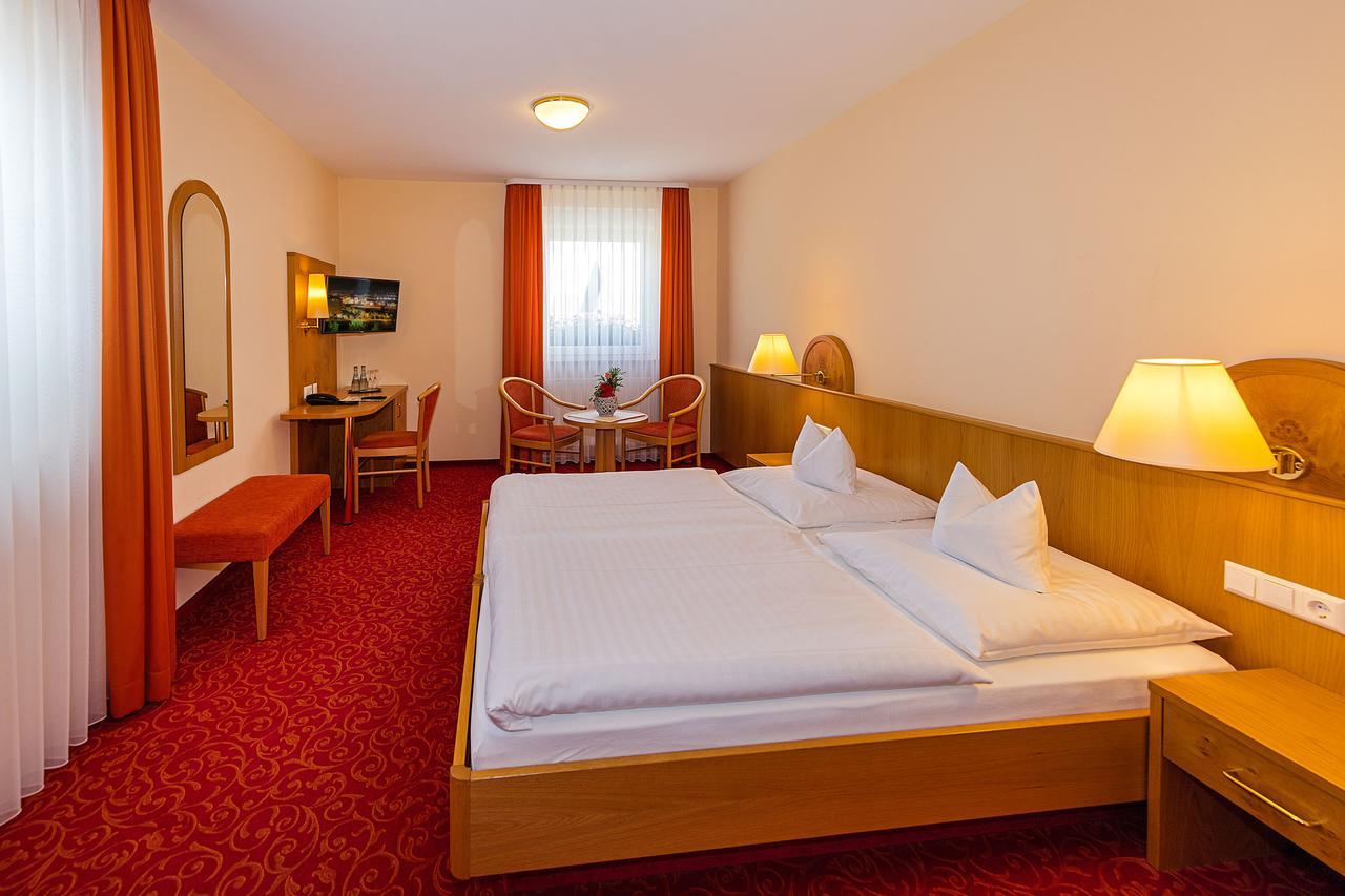 Gasthof - Hotel Zum Ochsen Gmbh Berghulen Ngoại thất bức ảnh